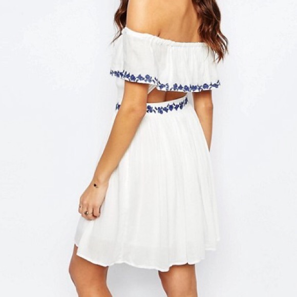 The Jetset Diaries Pompeii Off Shoulder Dress - Picture 4 of 10